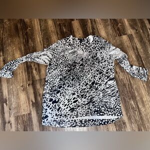 Like new condition Westbound Woman lightweight pullover top Size 1X